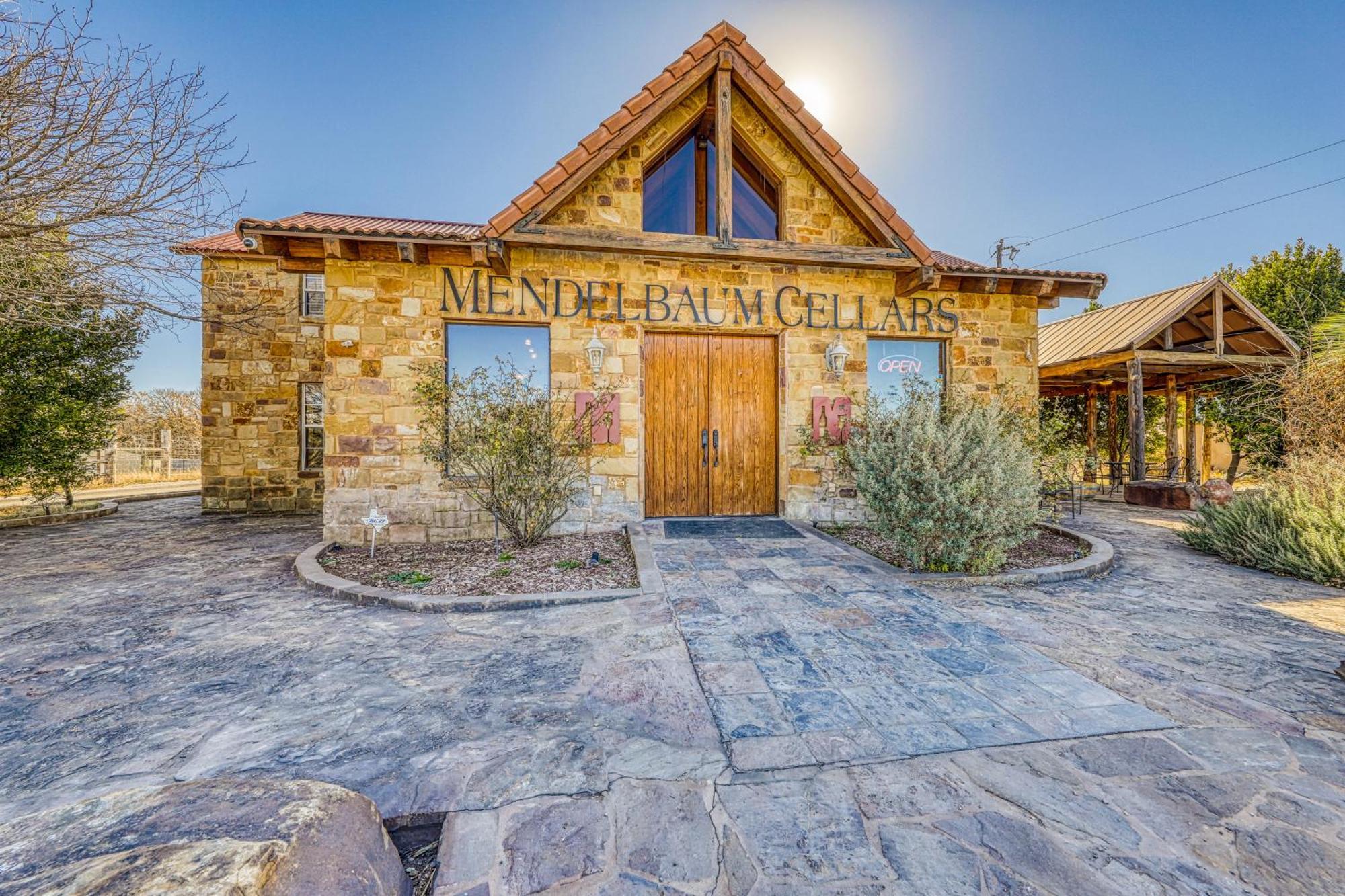 The Pecan @ Mendelbaum Winery Guest Cabins Fredericksburg Exterior photo