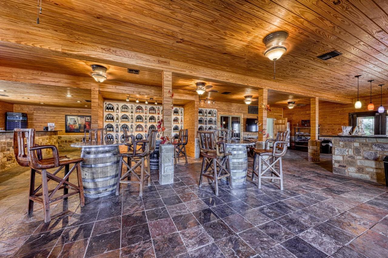 The Pecan @ Mendelbaum Winery Guest Cabins Fredericksburg Exterior photo