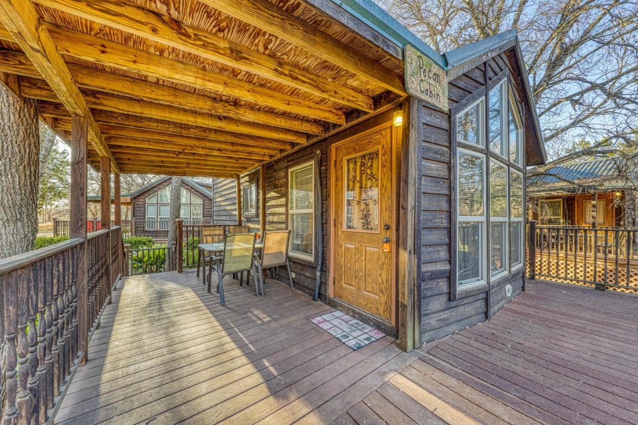 The Pecan @ Mendelbaum Winery Guest Cabins Fredericksburg Exterior photo