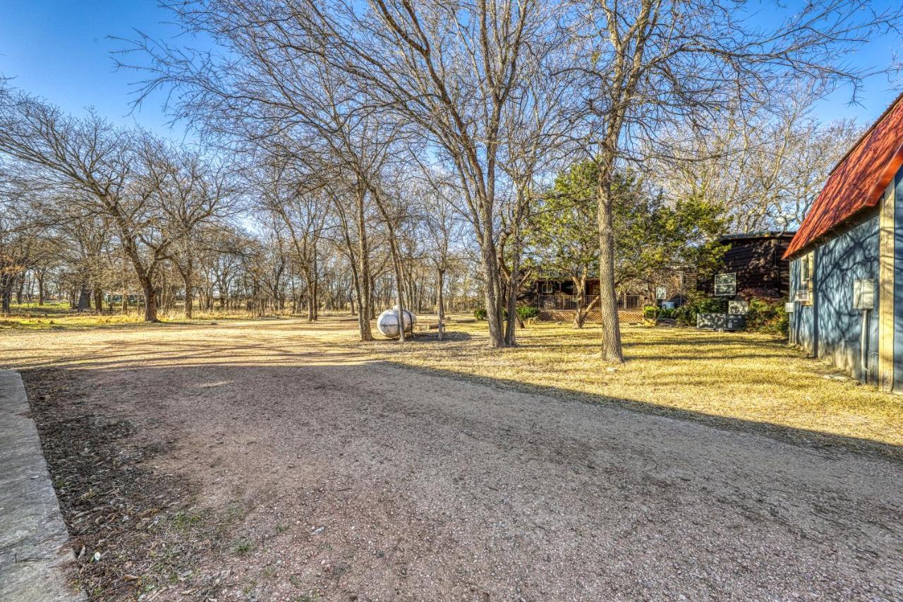 The Pecan @ Mendelbaum Winery Guest Cabins Fredericksburg Exterior photo